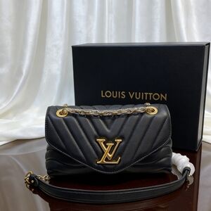 Louis Vuitton New Wave Chain Bag MM Black